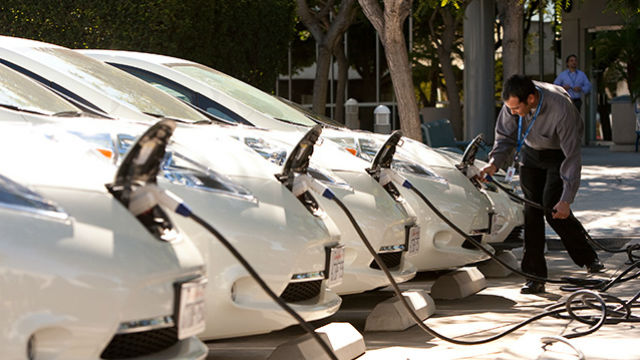 Supercapacitors can help charge your laptop in a minute or your electric vehicle in 10 Supercapacitors can help charge your laptop in a minute or your electric vehicle in 10