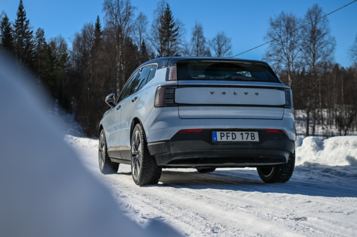 2025 Volvo EX30 winter drive