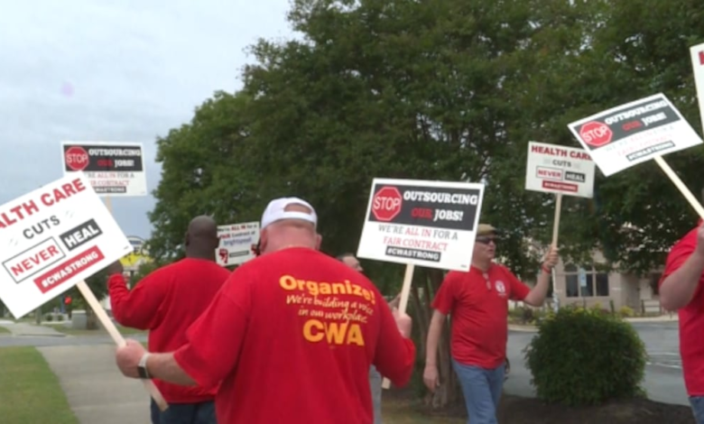 Telecommunications union workers picket in Greenville Telecommunications union workers picket in Greenville