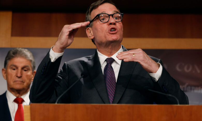Senate Democrat pushes for expansion to copyright act to include generative AI research Senate Democrat pushes for expansion to copyright act to include generative AI research