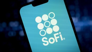 SoFi Technologies Stock Falls 10% Following Weak Guidance