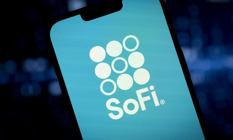 SoFi Technologies Stock Falls 10% Following Weak Guidance SoFi Technologies Stock Falls 10% Following Weak Guidance
