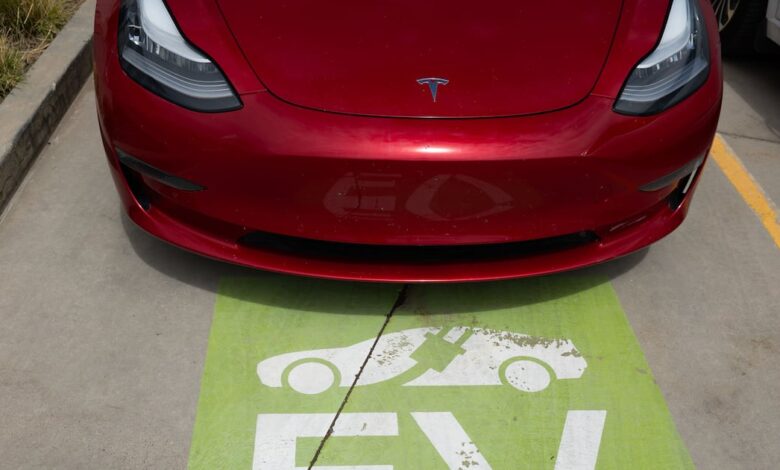 Romney, other U.S. lawmakers seek to overturn EV mandate – Deseret News Romney, other U.S. lawmakers seek to overturn EV mandate – Deseret News