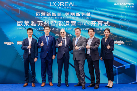 From left to right: Shengdong Xu, Chief Technology Officer (Hai Robotics); Richie Chen, Founder and Chief Executive Officer (Hai Robotics); Jean-Luc Laurans, Supply Chain Director North Asia (L'Oréal); Jakub Czaplicki, Fulfillment Factory Director North Asia (L'Oréal); Alan Liu, President of Greater China, Japan & Korea (Hai Robotics); Iris Gu, Key Accounts Manager (Hai Robotics) 