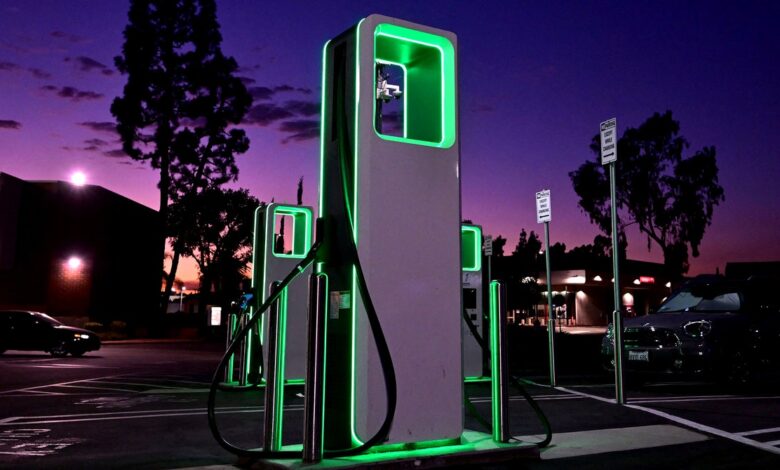 How Many Charging Stations Would We Need to Totally Replace Gas Stations? How Many Charging Stations Would We Need to Totally Replace Gas Stations?