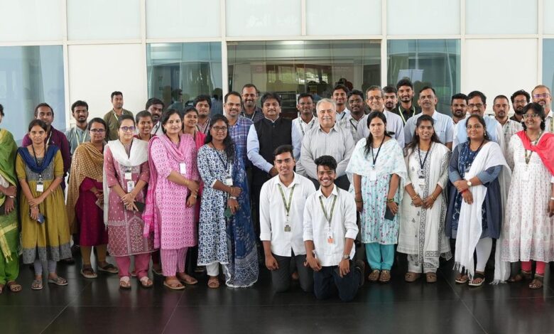 SRM-AP hosts meet on customer relationship management SRM-AP hosts meet on customer relationship management
