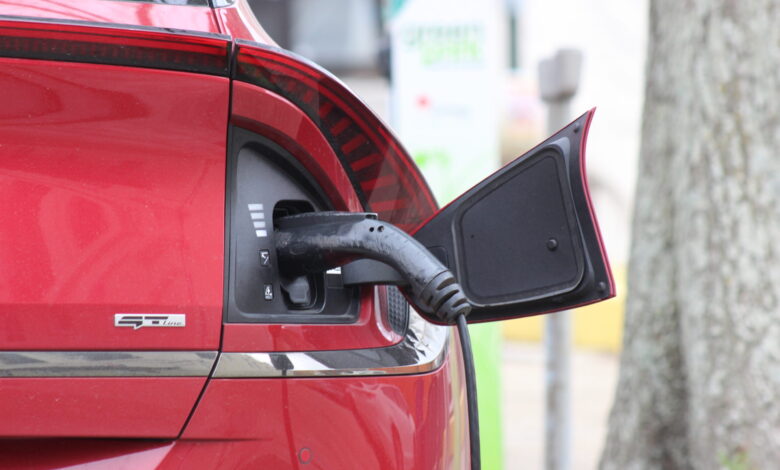 Auto techs offered free electric vehicle repair course • Louisiana Illuminator Auto techs offered free electric vehicle repair course • Louisiana Illuminator
