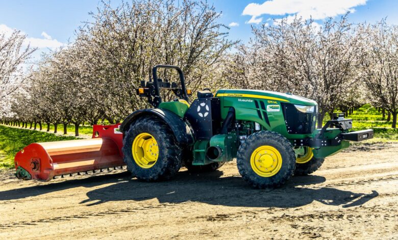 Bluewhite turns tractors into self-driving robots Bluewhite turns tractors into self-driving robots