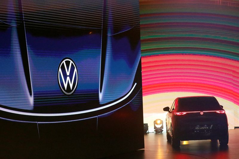 © Reuters. A Volkswagen ID. UNYX electric vehicle (EV) is showcased at a Volkswagen media event in Beijing, China April 24, 2024. REUTERS/Josh Arslan/File Photo