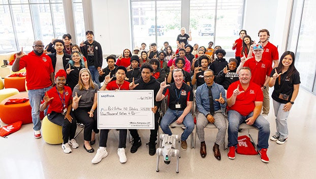 PHOTOS — Motiva helping fund Port Arthur ISD robotics and engineering – Port Arthur News PHOTOS — Motiva helping fund Port Arthur ISD robotics and engineering – Port Arthur News