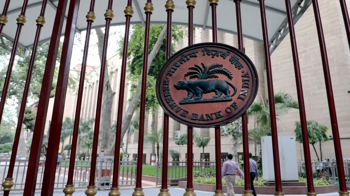 RBI Launches Mobile App For Retail Direct, Fintech Repository And Pravaah Portal