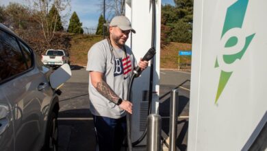 Electric cars stall out at CT Capitol