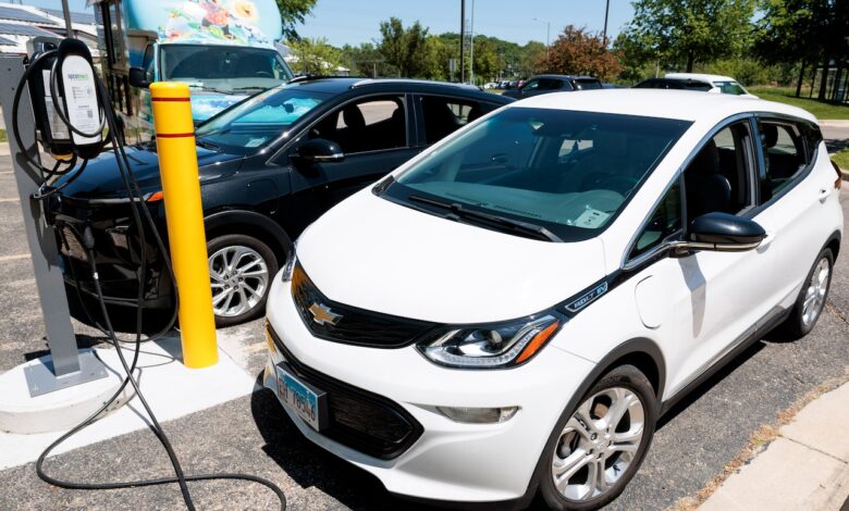 Electric carshare program launches at Avalon Housing apartments Electric carshare program launches at Avalon Housing apartments