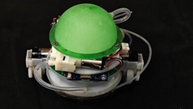 This water-powered robot climbs like a snail, but leaves no mess