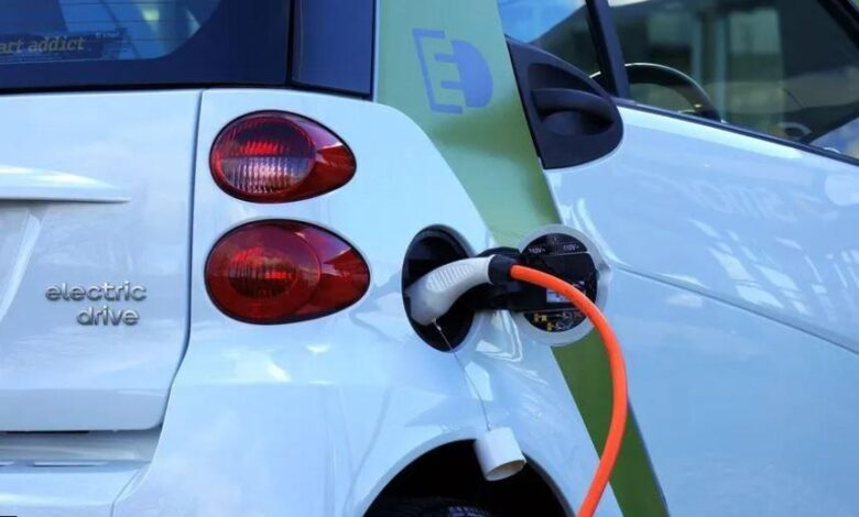Council hosts event promoting electric vehicles Council hosts event promoting electric vehicles