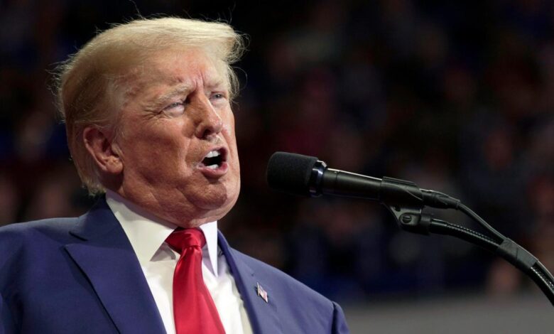 Trump ‘offered to block electric car rollout’ as he asked oil bosses for bn Trump ‘offered to block electric car rollout’ as he asked oil bosses for bn