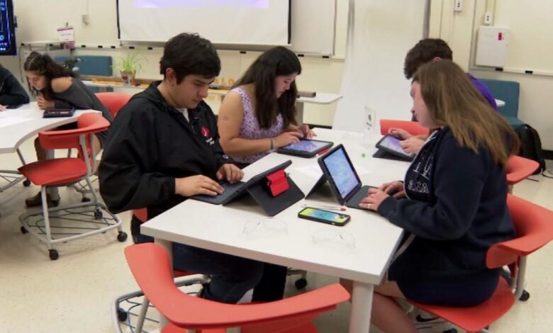 Chicago area high school using AI to help students become future teachers Chicago area high school using AI to help students become future teachers