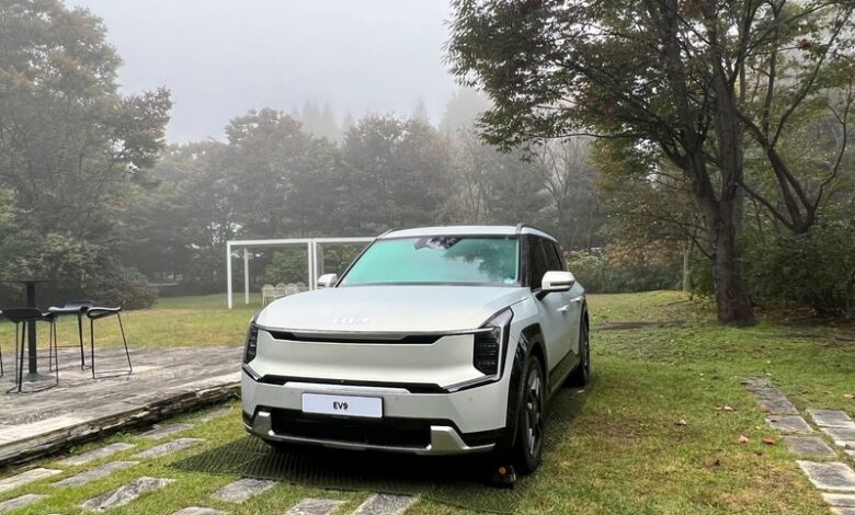 Kia shrugs off slowing EV demand to launch compact electric SUV Kia shrugs off slowing EV demand to launch compact electric SUV