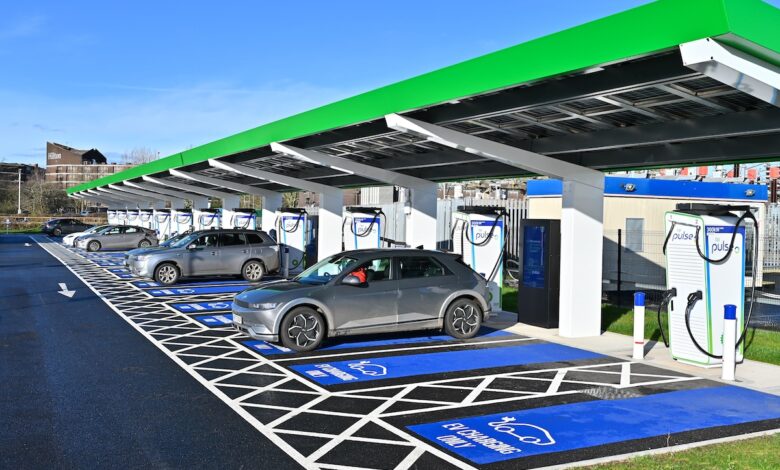 UK Installs Nearly 6,000 Public EV Chargers in First 3 Months of 2024 UK Installs Nearly 6,000 Public EV Chargers in First 3 Months of 2024