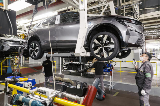 The assembly line at the Electricity Renault Douai plant (Nord department), in May 2022.