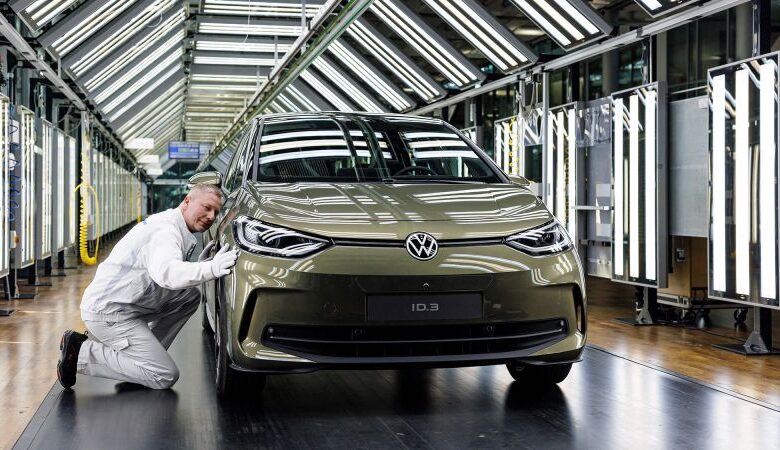 Volkswagen’s electric car orders double in Europe Volkswagen’s electric car orders double in Europe