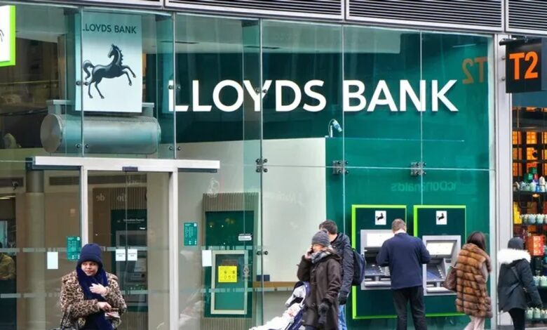 Red Hat & Lloyds Banking: Innovating with Open Source Red Hat & Lloyds Banking: Innovating with Open Source