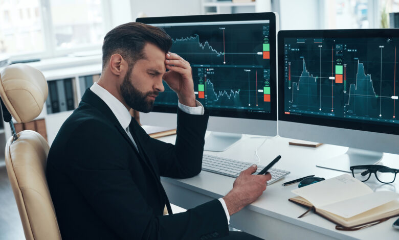 1 Fintech Stock to Buy Hand Over Fist and 1 to Avoid 1 Fintech Stock to Buy Hand Over Fist and 1 to Avoid