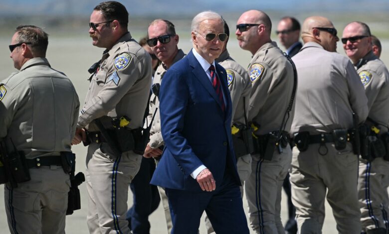 Biden will keep Trump’s China tariffs and add more on electric vehicles : NPR Biden will keep Trump’s China tariffs and add more on electric vehicles : NPR
