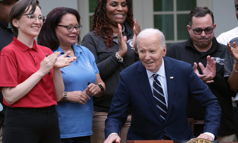Biden announces new tariffs on electric vehicles from China : NPR Biden announces new tariffs on electric vehicles from China : NPR