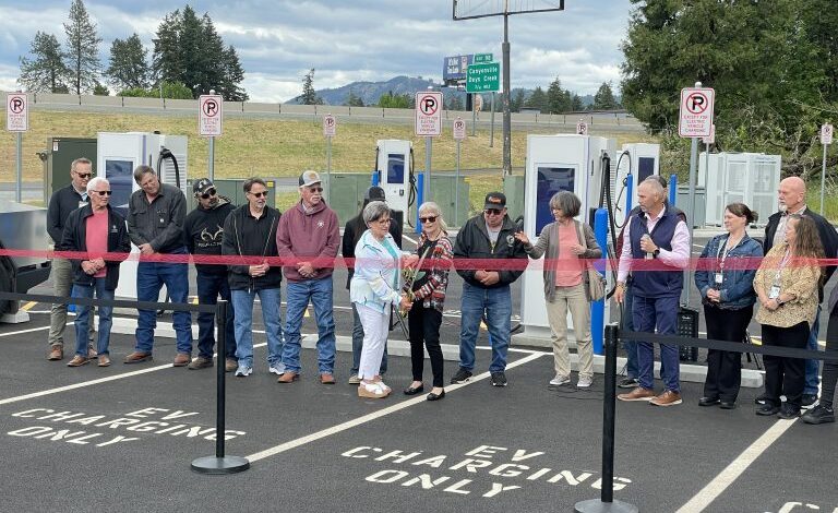 COW CREEK UMPQUA TRIBE OPENS UNIVERSAL EV CHARGING STATION – KQEN News Radio COW CREEK UMPQUA TRIBE OPENS UNIVERSAL EV CHARGING STATION – KQEN News Radio