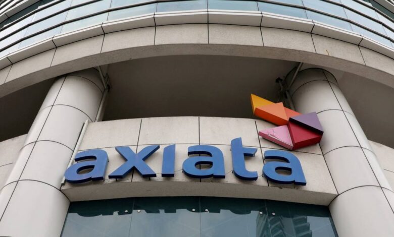 Malaysia’s Axiata seeks Indonesia telecom merger with Sinar Mas unit Malaysia’s Axiata seeks Indonesia telecom merger with Sinar Mas unit
