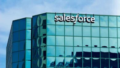 Salesforce plummets on weak Q1 sales, forecast (NYSE:CRM)