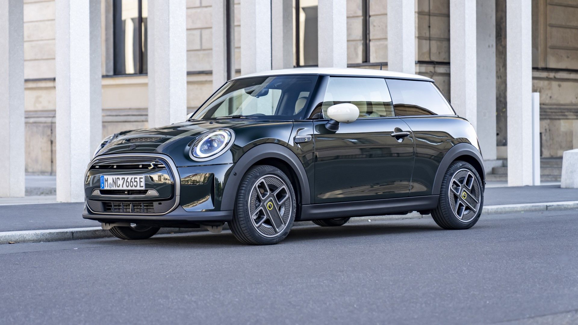 Green Mini Cooper SE Resolute Edition front-quarter