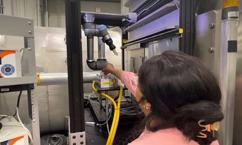 Retrofitting robotics increases efficiency of neutron experiments Retrofitting robotics increases efficiency of neutron experiments