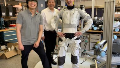 Robotic ‘superlimbs’ could help moonwalkers recover from falls