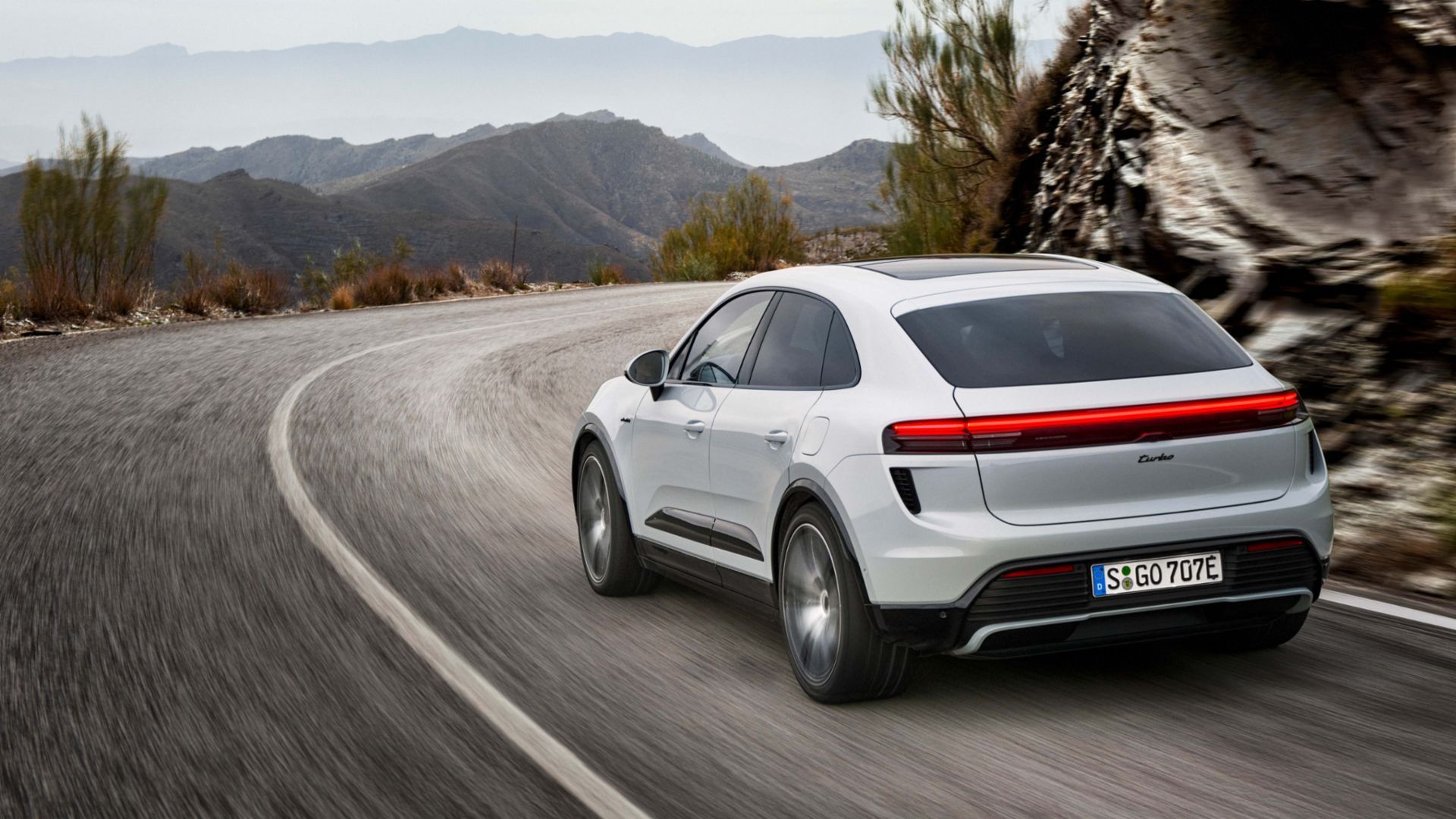 Porsche Macan Turbo Electric