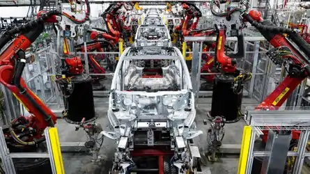 Tesla Giga Texas (Tesla Gigafactory 5): Model Y body (welding) line