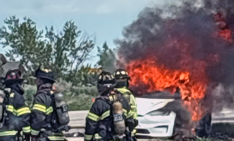 Electric vehicle fire closes Parker Road in Douglas County Electric vehicle fire closes Parker Road in Douglas County