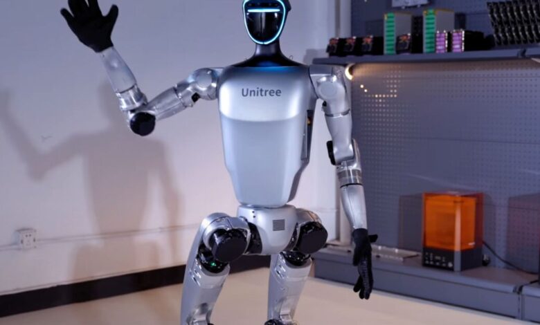 k G1 humanoid rises up to smash nuts, twist and twirl k G1 humanoid rises up to smash nuts, twist and twirl