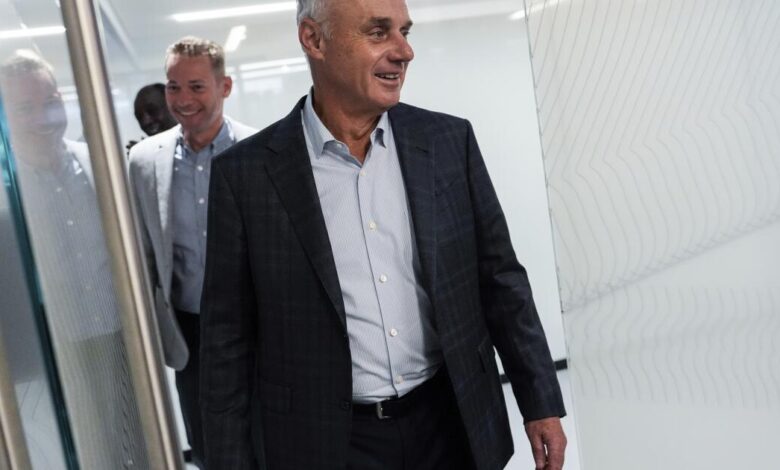 Robots won’t replace MLB umpires any time soon, Rob Manfred says Robots won’t replace MLB umpires any time soon, Rob Manfred says