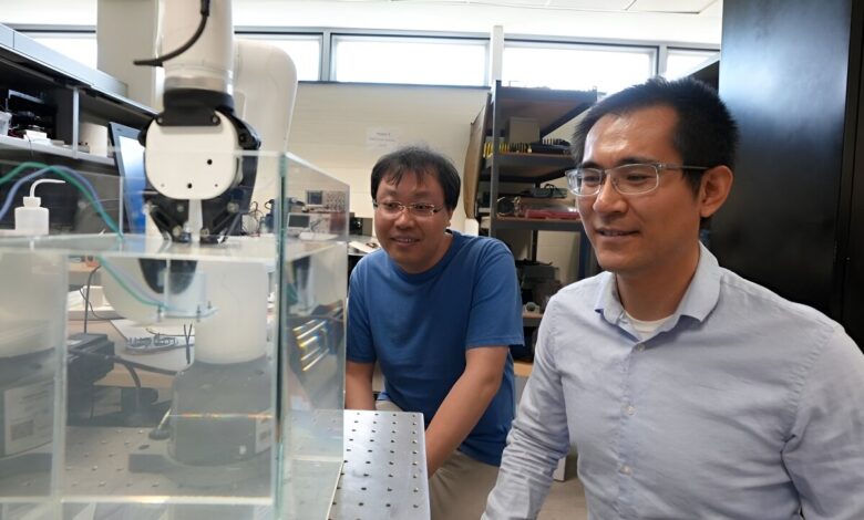 New surgical tool moves tiny bioparticles with robotics and acoustic energy New surgical tool moves tiny bioparticles with robotics and acoustic energy