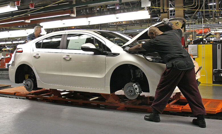 Manufacturing industry leaders weigh in on need for more talent in electric vehicle transition • Michigan Advance Manufacturing industry leaders weigh in on need for more talent in electric vehicle transition • Michigan Advance