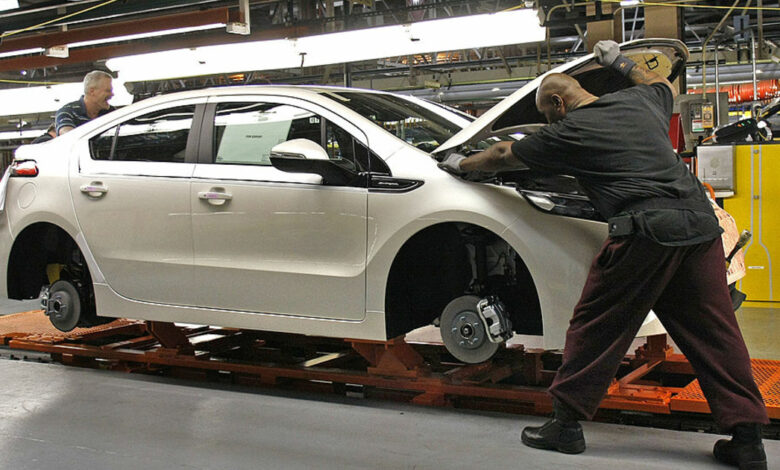 Manufacturing industry leaders weigh in on need for more talent in electric vehicle transition Manufacturing industry leaders weigh in on need for more talent in electric vehicle transition