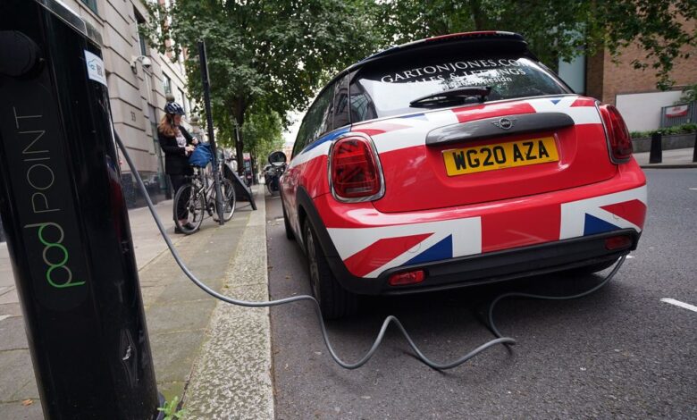 Electric vehicles are £525 cheaper to run than petrol despite 2025 car tax changes Electric vehicles are £525 cheaper to run than petrol despite 2025 car tax changes