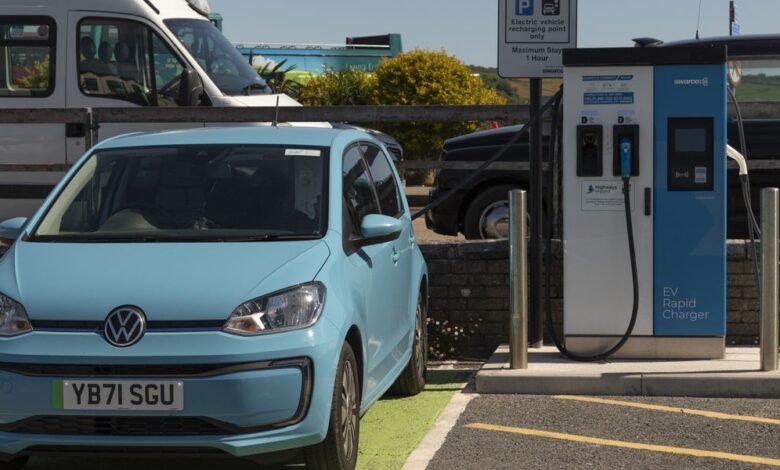 Electric vehicle drivers face public charging chaos despite revolutionary tech Electric vehicle drivers face public charging chaos despite revolutionary tech