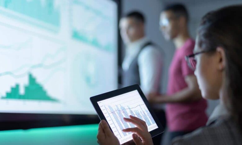 What Does a Data Analyst Do? What Does a Data Analyst Do?