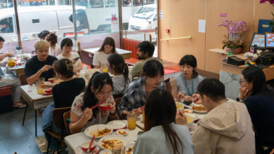 Spicy Noodles and Pickled Fish: Chinese Eateries Move Into Hong Kong