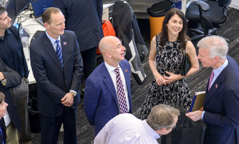 How Jeff Bezos Is Trying to Fix The Washington Post How Jeff Bezos Is Trying to Fix The Washington Post