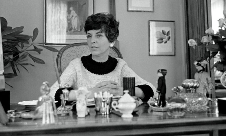 Book Review: ‘When Women Ran Fifth Avenue,’ by Julie Satow Book Review: ‘When Women Ran Fifth Avenue,’ by Julie Satow