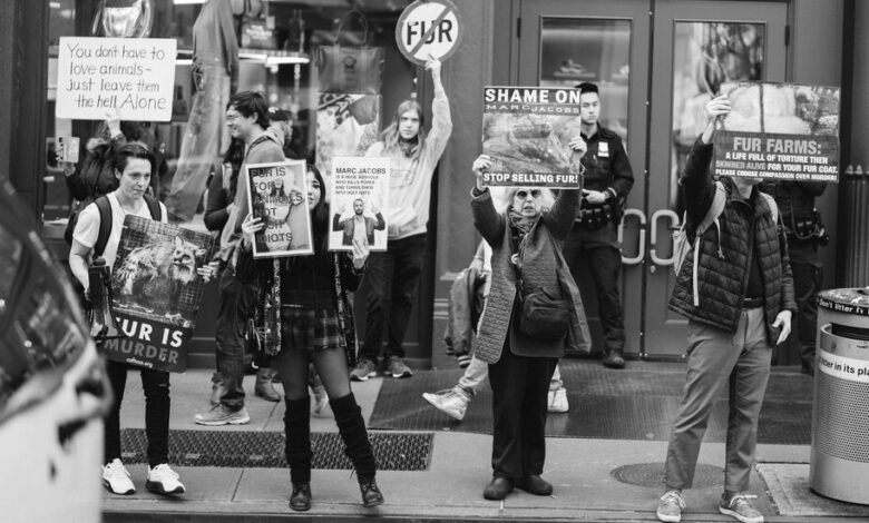 Marc Jacobs Said He Was Bullied By Protesters Into Renouncing Fur Marc Jacobs Said He Was Bullied By Protesters Into Renouncing Fur